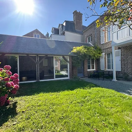 Hotel La Renaissance - *