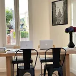 La Renaissance - *