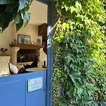 La Renaissance - *